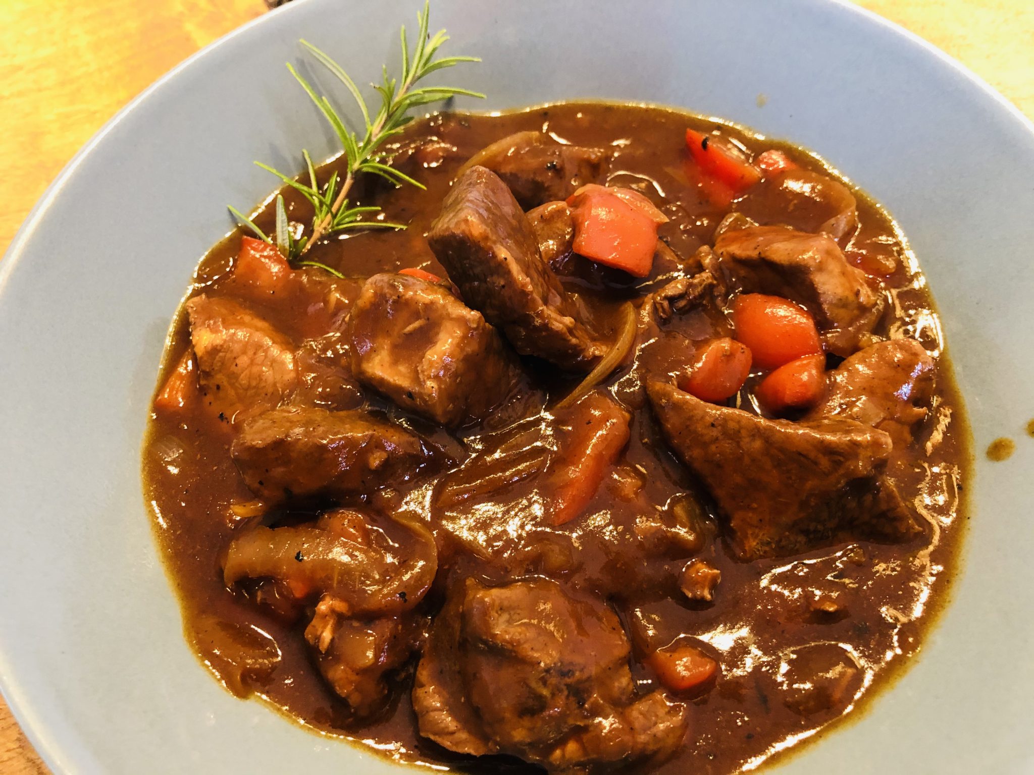 Gulasch – einfach und lecker - element BBQ Gulasch – einfach und lecker - element BBQ