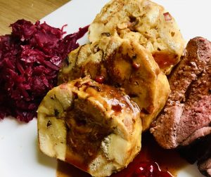Semmelknödel – Serviettenknödel „selbstgemacht schmeckt am besten“
